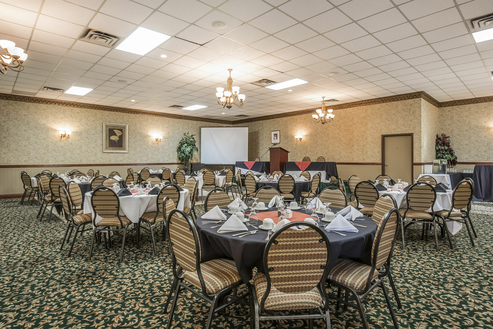 Quality Inn & Conference Centre Red Deer Exterior photo